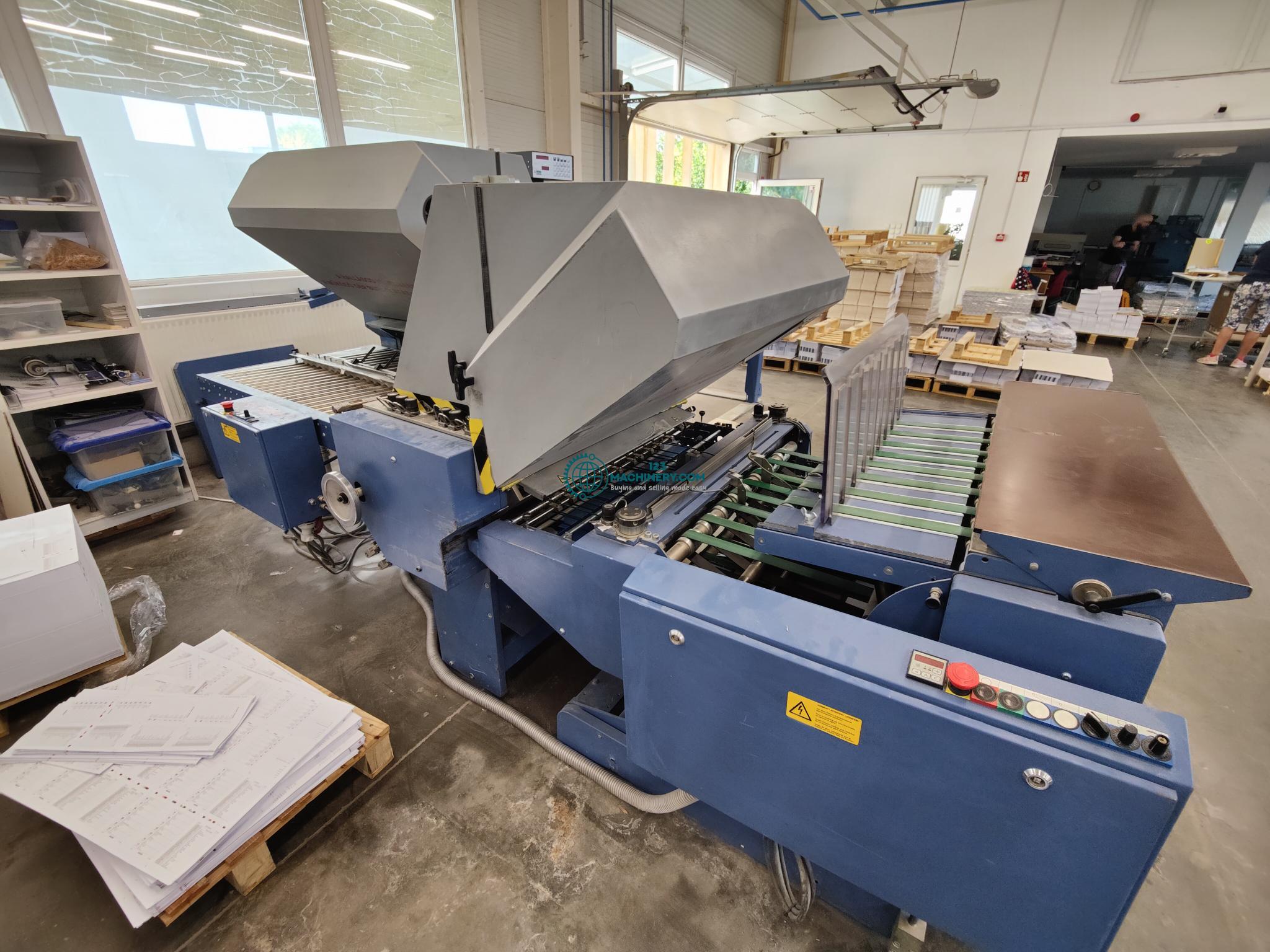 Folding machine